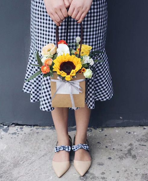 

gift wrap 2021 kraft paper box with handle for flower containing chocolate boxes cookies bag women's bags cases