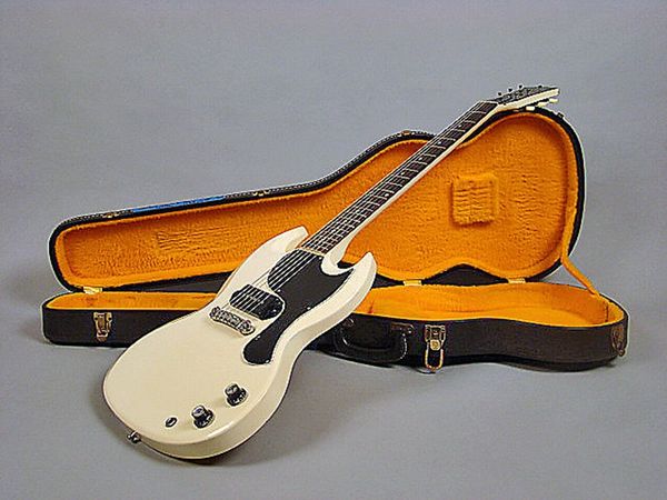 

sg junior 1965 polaris white electric guitar dog ear black p90 pickup, vintage tuners, wrap arround tailpiece, rosewood fingerboard, dot inl