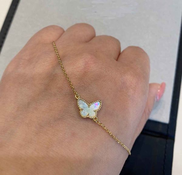 

2021 new arrival v gold material butterfly shape bracelet and necklace with white shell for women engagement jewelry gift shi287h, Golden;silver