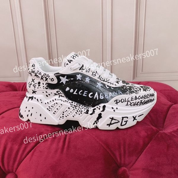 

ladies graffiti boots white shoes 2021 mens leather casual shoe flowers platforms print pattern fashion personality wild couple sneakers wom, Black