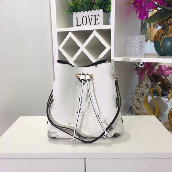 

2021autumn crossbody bag luxury designer womens fashion handbag monograms fashions classics handbags women luxurys brands shoulder bags