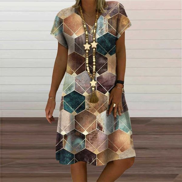 2021 летние новые женские одежды плед геометрические графические мини платья повседневные свободные с короткими рукавами V-образным вырезом пляж Sundress дамы 5XL Y1006