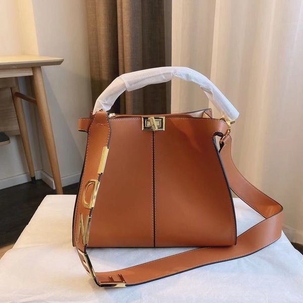

fend women bag leather tote bag women's hand 2021 new korean fashion lock one shoulder messenger peekaboo kitten