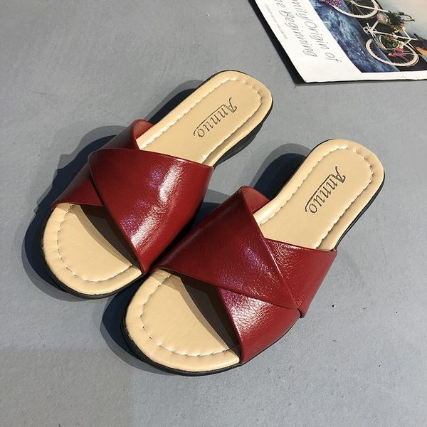 

the new fashion for the summer is women's one-word slippers, Black