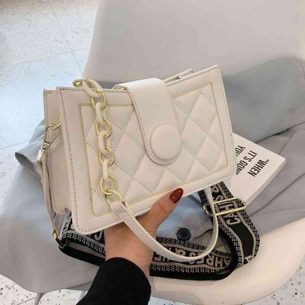 

2022 factory wholesale new super fire small women's summer versatile one shoulder armpit messenger square, Black;red
