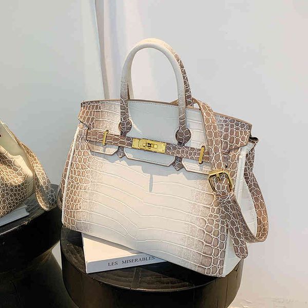 

high capacity women's summer 2021 new fashion portable messenger bag