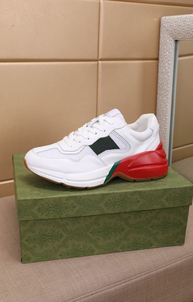

2021 italian reflective highly responsive shoes casual black sneakers white suede men's and women's sneaker