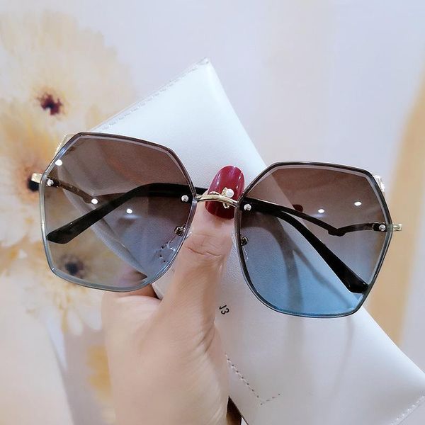 

sunglasses abay large square rimless women trimming retro street metal eyewear female elegant fashion camping hiking uv400 gafas, White;black