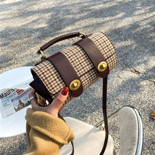 

net red bag women's fashion fall / winter 2021 portable boston versatile one shoulder messenger bag, Black;red