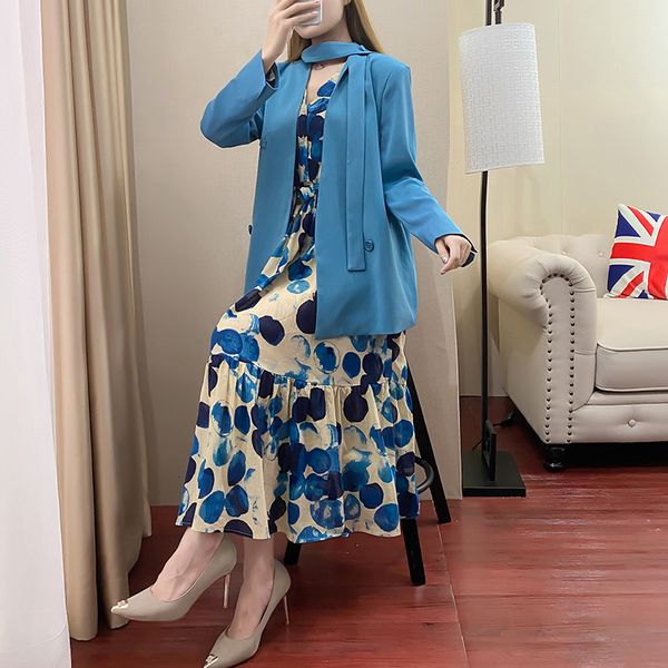 

two piece dress long-sleeve blue blazer with floral pattern, set of two female office pieces, elegant, spring 7s13, White