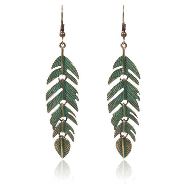 

earring irregular alloy leav, personalized creative earrings, showing small face and artistic temperament, Golden