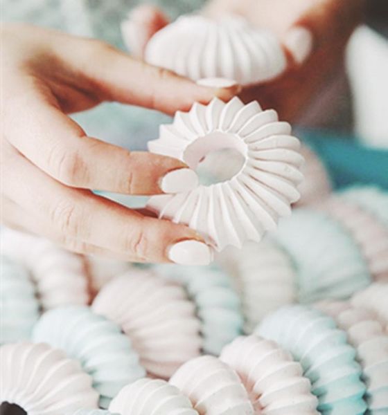 

baking & pastry tools 1pc mouth protein candy hollow flower bud