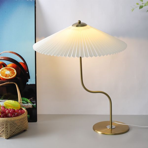 Lâmpada de mesa plissada estilo americano retro, decoração de cabeceira de balanço de guarda-chuva em forma de guarda-chuva, iluminação de estudo, decoração de arte