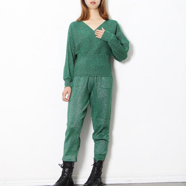 

2021 winter new fashion temperament v-neck lantern sleeve sweater + high waist elastic waist leggings casual suit, White