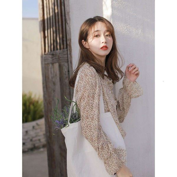 

luxury women's long wood floral ear sleeve edge sense chiffon of design niche 2021 spring and autumn new hong kong style shirt women 20, White