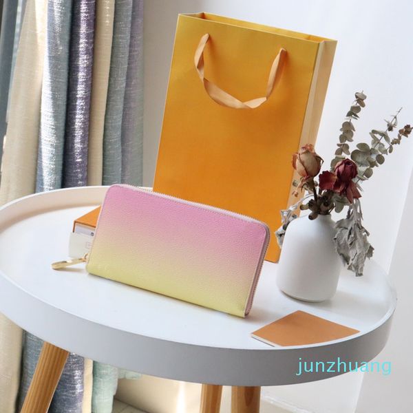 

designer- women's wallet long design can hold the built-in card bag fashion classic gradient, Red;black