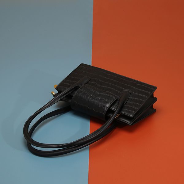 

guangzhou women's bag 2021 early autumn high-grade crocodile pattern niche design armpit one shoulder handbag