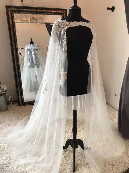 Hochzeitsjacke mit Spitzenapplikationen, langer, eleganter Brautumhang für die Braut, Umhang in weißem Elfenbein