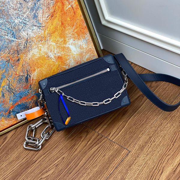

2021 series denim shoulder bag m80033 roman embroidery on denim interior slot pocket the chain bag is made of canvas fashion bag