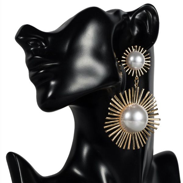 

new arrival personalized exaggerated pearl hollowed flowers charm earrings, Golden