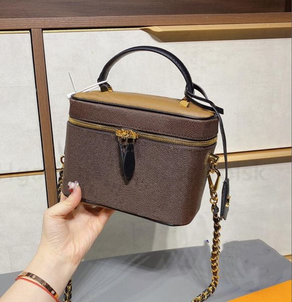 

classic designers bags lady fashion crossbody bag letter handbags totes bag 2021 women chains shoulder bags trunk bag