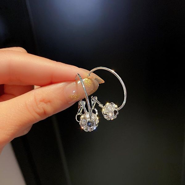 

hoop & huggie simple geometric metal earring shining rhinestone pendants circle korean 2021 trendy design jewelry, Golden;silver