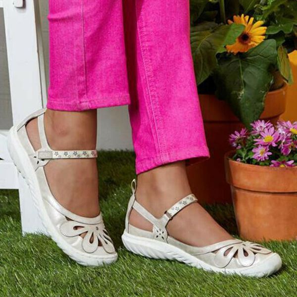 

sandals women casual solid color flats hollow out round toe slip-on shoes summer sandalias chaussure femme for 2021, Black