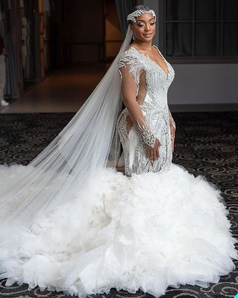 Plus Size Strass Perlen Elegantes Meerjungfrau-Hochzeitskleid mit abgestuften Rüschen Robe De Mariee, maßgeschneiderte lange Ärmel, bodenlang, V-Ausschnitt, Boho-Brautkleid