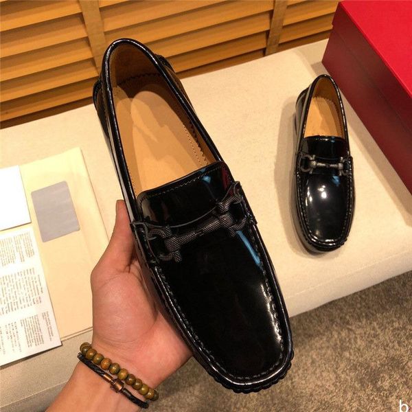 

19ss luxury brands men classic pointed toe designers dress shoes mens slip-on patent leather black wedding shoes mens oxford formal shoes
