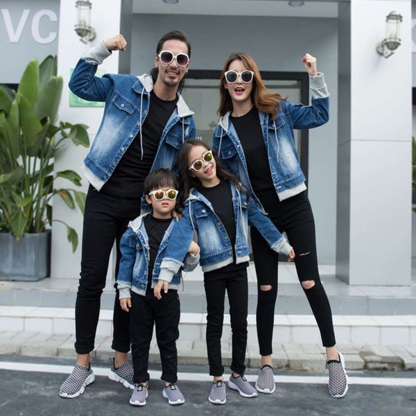

et: family parent a child denim of three and four, Blue