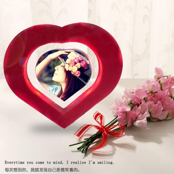 

frames 2021 christmas gift heart shape magnetic floating po frame, high tech levitating picture frame