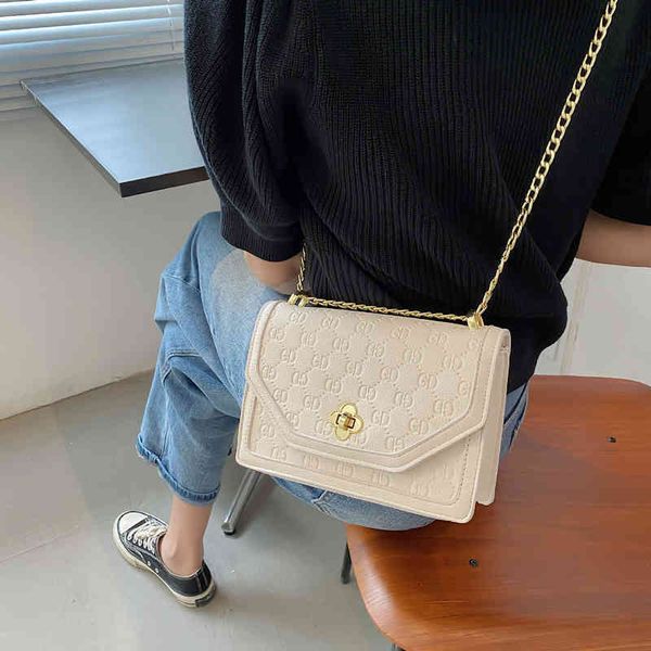 

2022 factory wholesale handbag women's summer fashion lingge single shoulder armpit small square