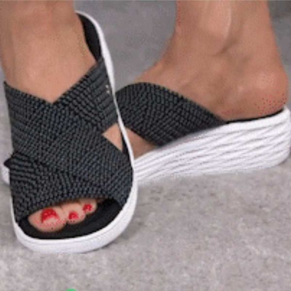 

2021 summer cross ramp with casual daily slippers stand loose cool slippers thick soles solid color beach drag ladies large slip, Black