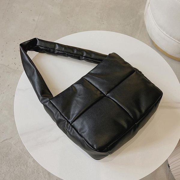 

evening bags niche design autumn/winter retro bag 2021 female ins shoulder underarm bucket fashion hand width: 23cm