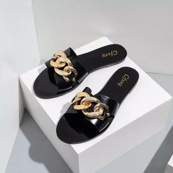 

2021 new ladies slippers and sandals fashion black metal chain decorated flat sandals round toe women slides female beach shoes