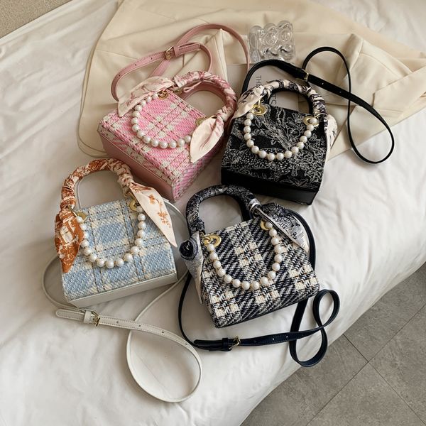 

designer totes mini woven crossbody shoulder bags with short handle 2021 ladies beading handle handbags silk scarf
