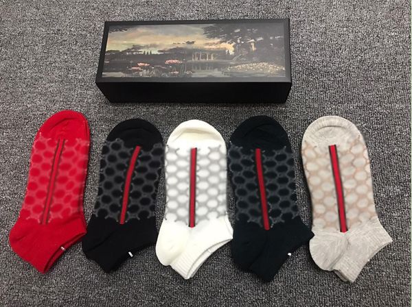 

2022 short sport socks with street style stripe sports basketball for men and ms 5pcs/lot, Black