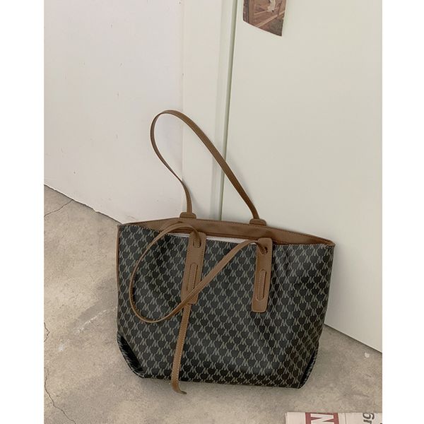 

factory direct sale 75% off one shoulder women's 2021 new printed tote bags