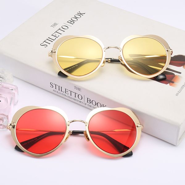 

18069 love metal sunglasses female personality men and women versatile fashion sunglasses new glasses, White;black