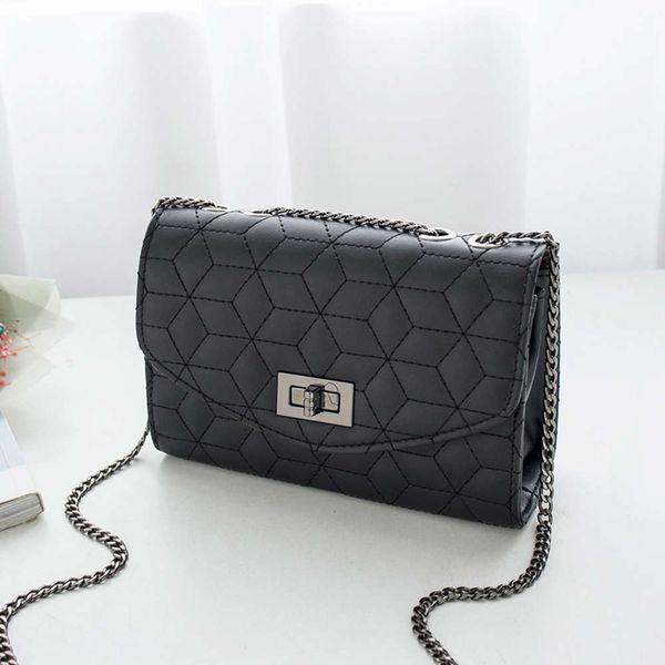 

fashion spring and summer 2021 new women's small simple rhombic chain portable one shoulder messenger bag