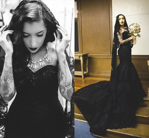 

2021 gothic design black mermaid wedding dress sweetheart corset back vintage castle bridal gowns court train lace appliqued vestido de novi, White