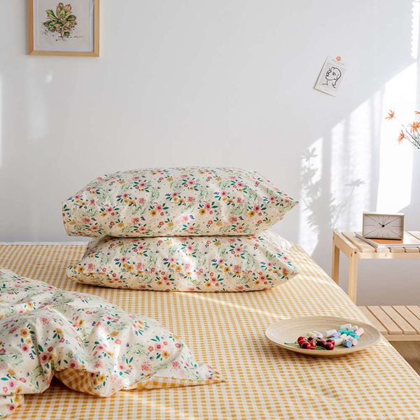 

bed linings a pair of pure cotton pillowcases