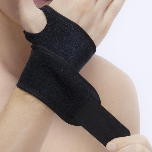 

sports bracer sprain prevention sheath thin breathable sweat-absorbent professional fitness wrapping wrist protector, Black;red