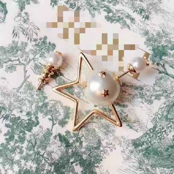 

charm earring d-home asymmetric five pointed star, Golden