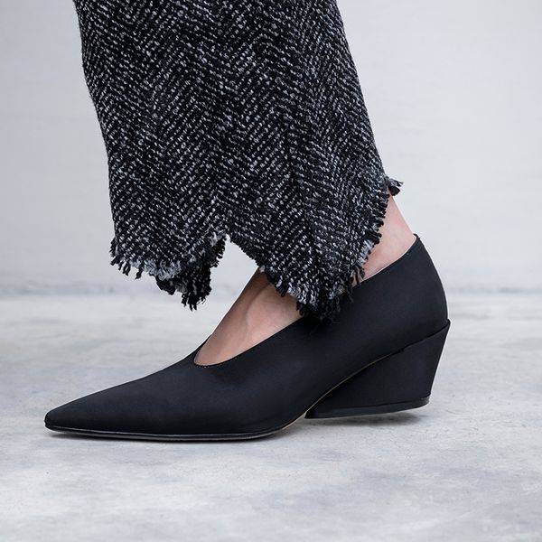 

womens satin cloth slip-on pumps low heel comfrotable ladies high heeled shoes pointed toe daily autumn spring female footwear, Black