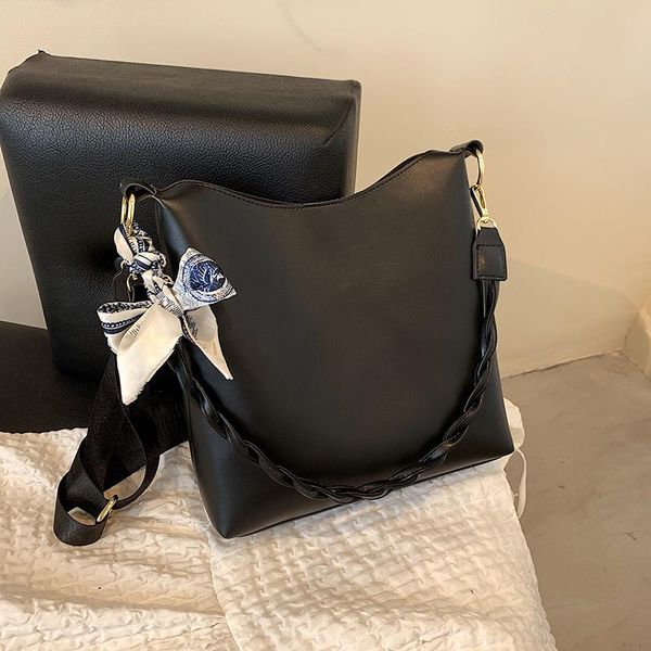 

evening bags large-capacity bag summer 2021 trendy fashion european and american ladies one-shoulder big messenger bucket