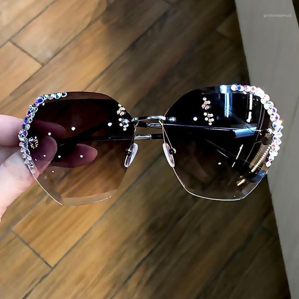 

sunglasses with diamond face, White;black