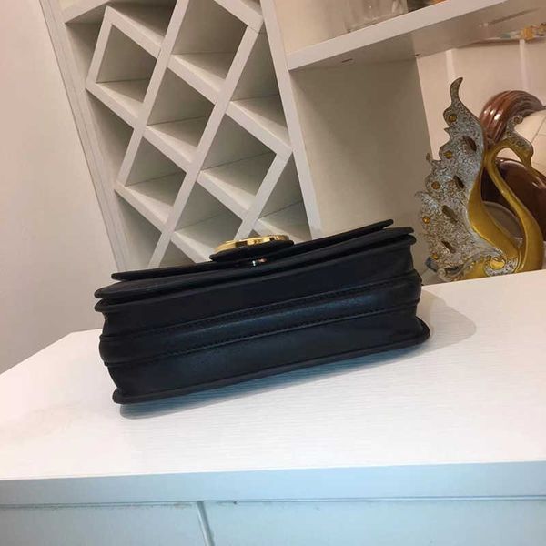 

2022woman bag classic round smooth leather flap shoulder designer lady messenger