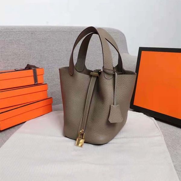 

2021 women totes handbag luxurious designers vegetable basket handbags shoulder with original box and serial number 18cm/22cm 09