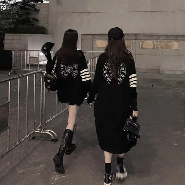 

65% off outlet online store 2021 spring and autumn new jacket cardigan v-neck embroidery pattern long sleeve t-shirt, White;black